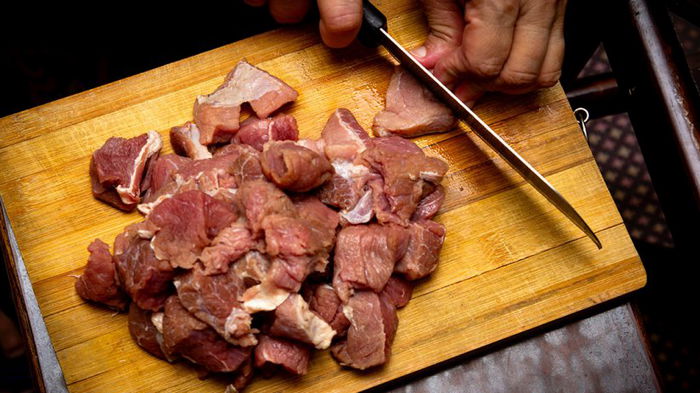 Смертельно опасному риску подвержены миллионы: красное мясо связали с развитием диабета