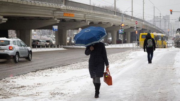 Дожди и мокрый снег: в каких регионах Украины завтра ждать ухудшения погоды