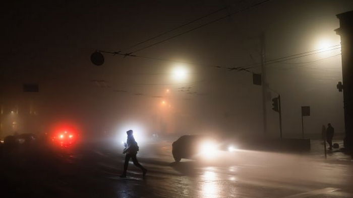 Киев в ближайший час накроет туман. Водителей предупредили об опасности на дорогах