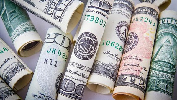 Доллар обновил рекорд: НБУ установил официальный курс на последний день года