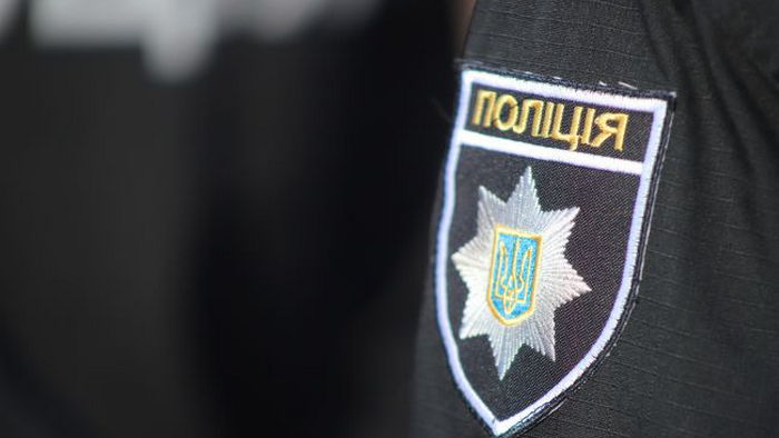 В Киеве провалился асфальт из-за аварии. В полиции назвали участок, который лучше объехать