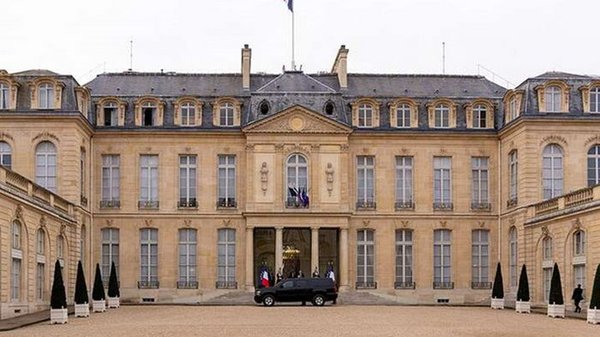 Макрон утвердил кабинет министров Франции