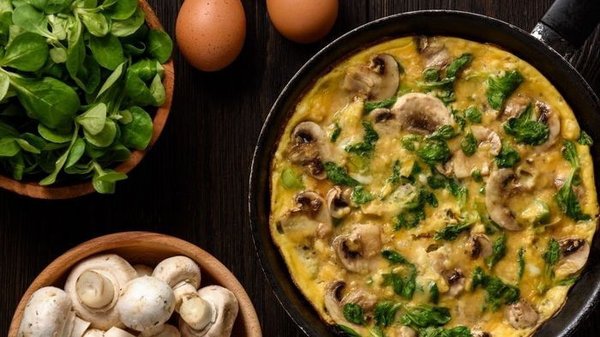 Омлет с грибами: быстрый завтрак для семьи