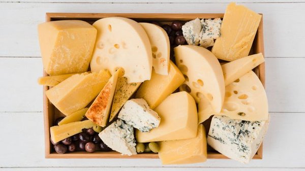 Микроскопические шеф-повары: ученые раскрыли секрет вкуса сыра чеддер