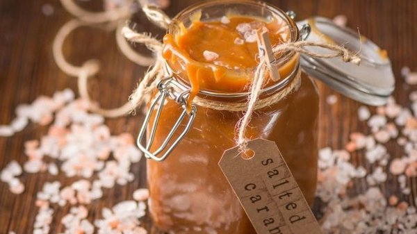 Соленая карамель: вкусное и простое в приготовлении дополнение к любому десерту