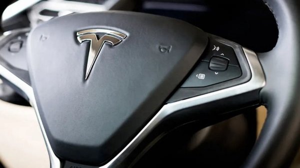 Tesla за две недели 2024 года потеряла около $100 млрд капитализации
