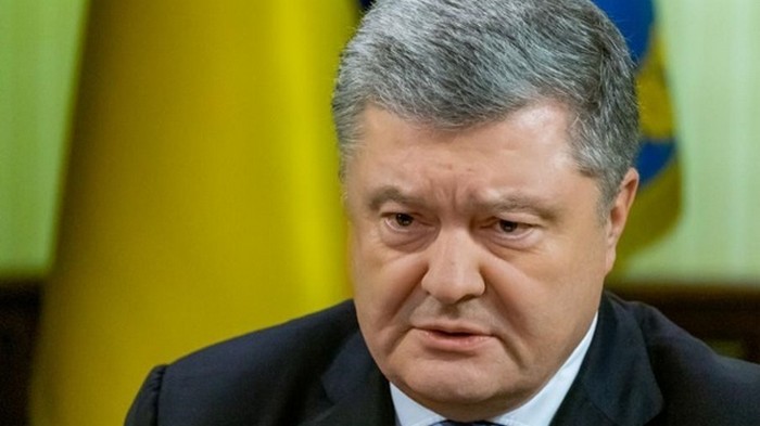 Порошенко зовет Зеленского на дебаты 14 апреля
