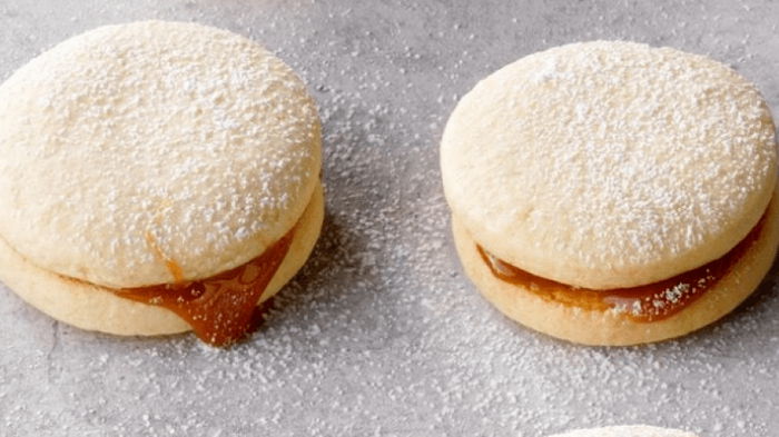 Сэндвич-печенье с карамельной начинкой «Альфахорес»: нежное лакомство для сладкоежек