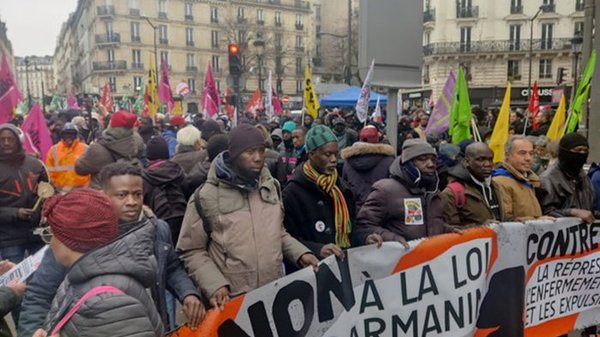 Во Франции протестовали против миграционной политики