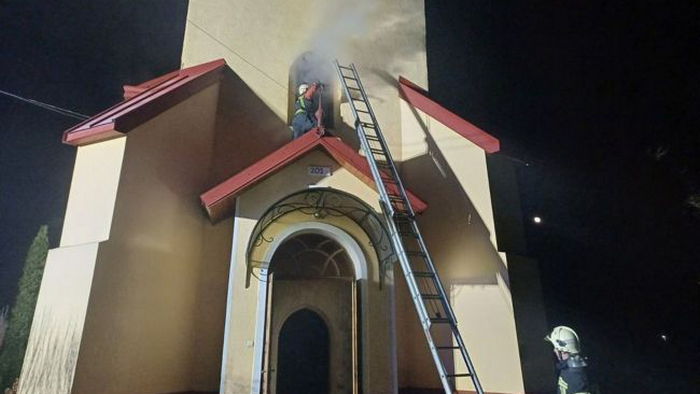 На Закарпатье ночью загорелся храм, который является памяткой архитектуры