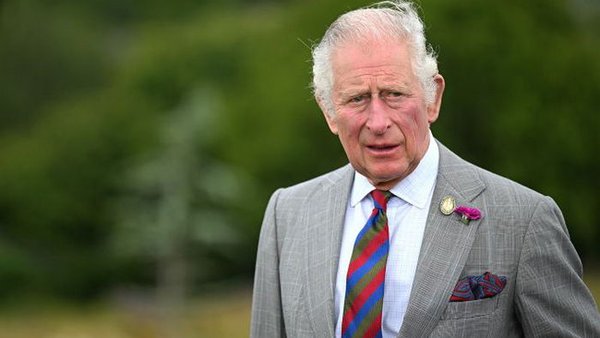 У Чарльза III нашли рак: к нему срочно летит принц Гарри