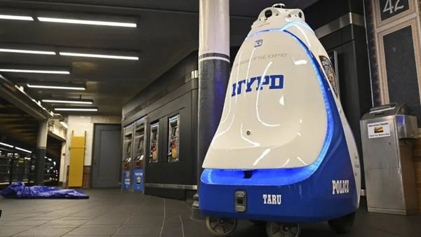 В метро Нью-Йорка прекратил работу робот-полицейский