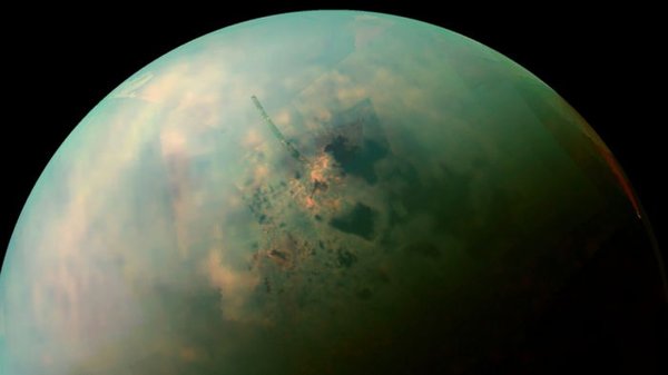 Плохие новости с крупнейшего спутника Сатурна: как выглядит поверхность Титана (видео)