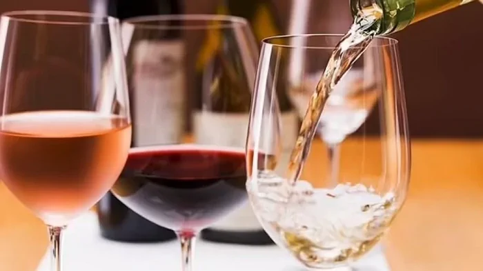 Названа формула идеальной бутылки вина: как выбрать напиток и не пожалеть о своем выборе