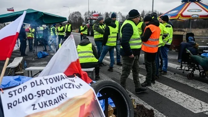 Протесты на границе: польские фермеры установили «ценз» на количество авто