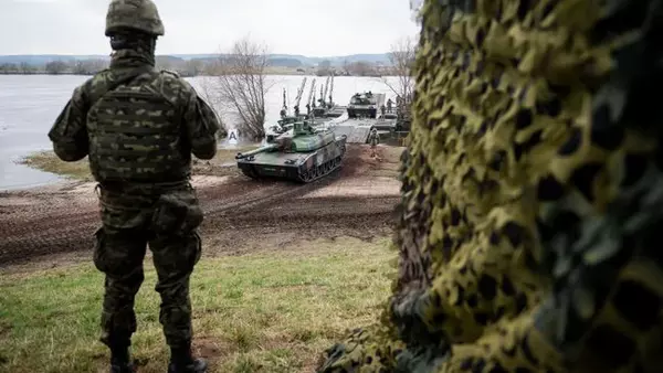 В Польше гусеничная машина наехала на двух военных, один из них погиб