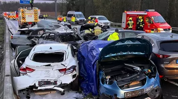 В Германии на автобане столкнулись почти 40 автомобилей: есть жертвы