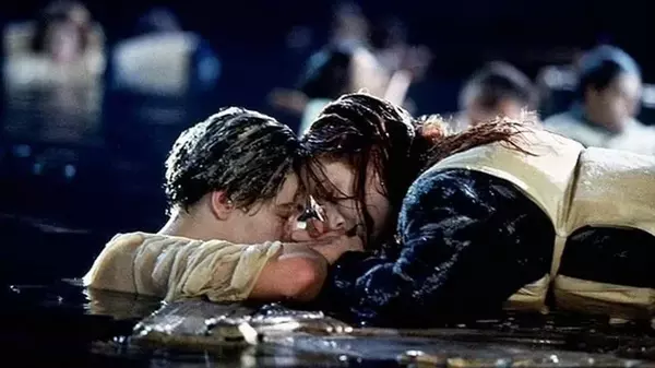 Дверь из фильма Титаник продали на аукционе за рекордную сумму