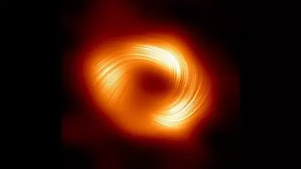 В центральной черной дыре Млечного Пути обнаружена скрытая особенность (фото)