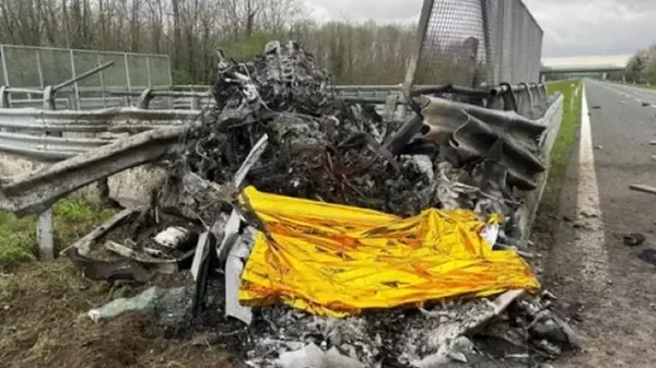 Ferrari разорвало пополам: украинская модель погибла в ДТП в Италии