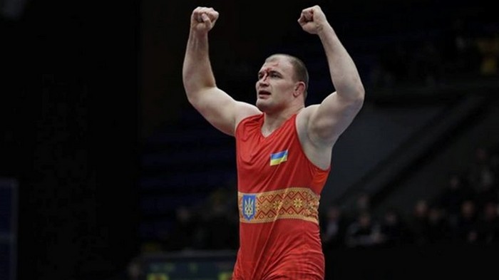 Хоцяновский выиграл бронзу на чемпионате Европы-2019 по борьбе
