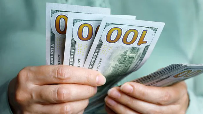 Почему дорожает доллар: эксперт пояснил рост спроса на валюту