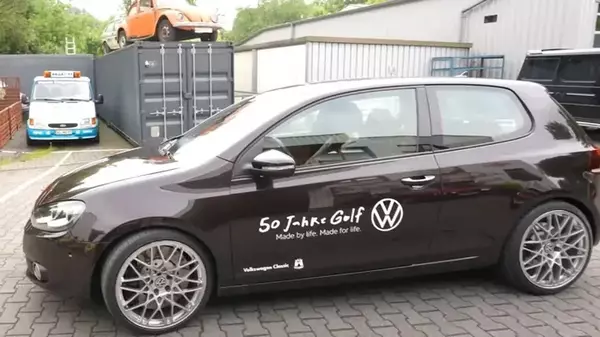 Волк в овечьей шкуре: в интернете показали секретный 460-сильный VW Golf 6 (видео)