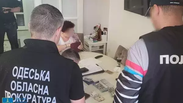 В Одесской области на взятке $40 000 разоблачены три чиновника