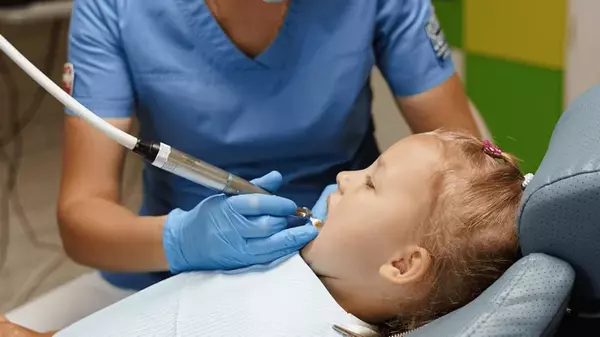 Чистка зубів: переваги дитячої профгігієни в «Dental Kids»