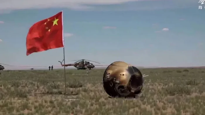 Китай снова вошел в историю: на Землю прилетел ценный груз с обратной стороны Луны (видео)