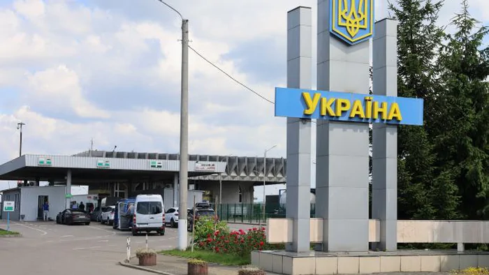 Где украинцы без очередей могут пересечь границу с Европой: список пунктов пропуска