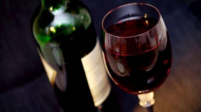 Кардиолог опровергла пользу красного вина для сердца