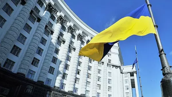 Кабмин прогнозирует замедление роста экономики Украины и рост курса доллара