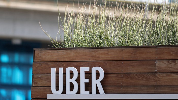 Японцы вложили миллиард долларов в беспилотное такси от Uber