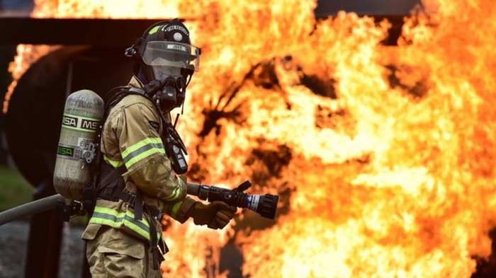 Жуткий пожар произошел в России: в огне погибла целая семья