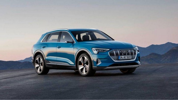 Audi задерживает поставки своего первого электрокара E-tron