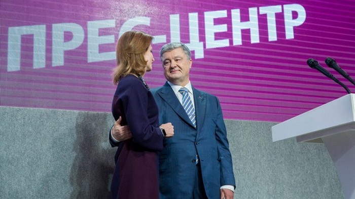 Порошенко признает победу Зеленского в выборах (видео)