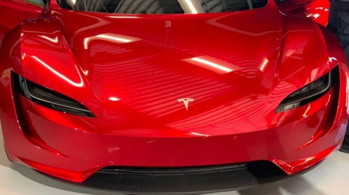 Инвестор Tesla показал, как выглядит новый Roadster (видео)