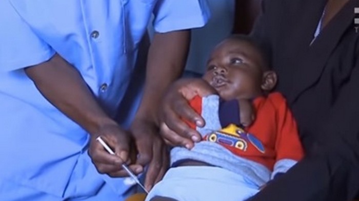 В Африке проводят первую в истории вакцинацию от малярии