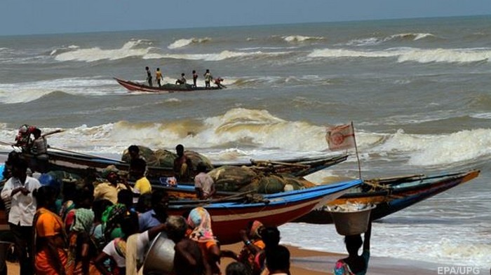В Индии из-за циклона начали массовую эвакуацию