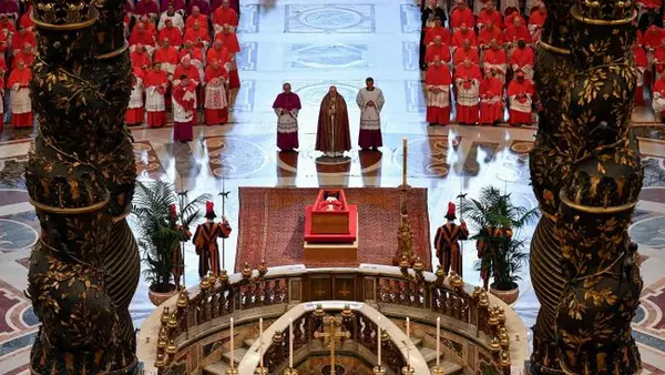 Папу Франциска похоронили: последнее прощание посетили 400 тысяч человек