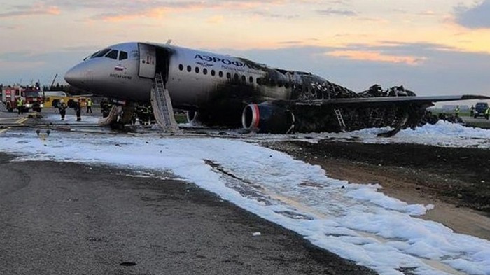 Найдены черные ящики сгоревшего в Шереметьево самолета