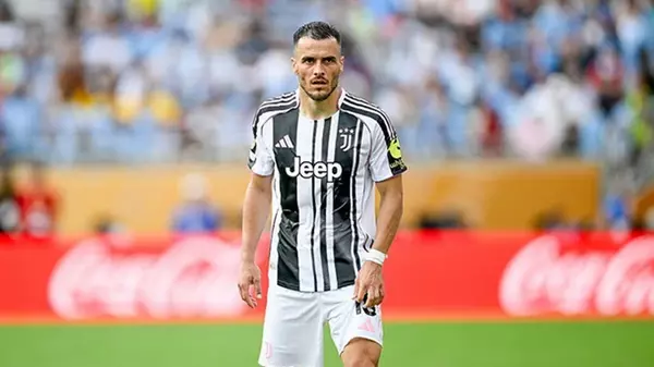 Игрок Ювентуса размышляет над возможностью сменить клуб в рамках чемпионата