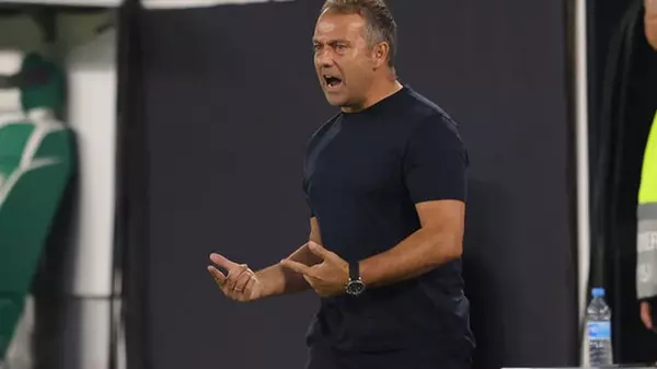 Тренер Барселоны составил список футболистов, которые покинут клуб