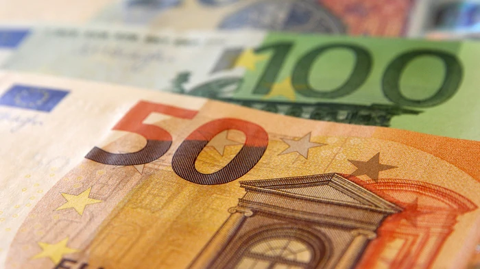 Доллар потерял привлекательность, украинцы скупают евро