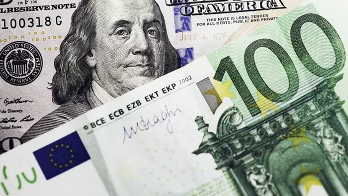 Сколько будут стоить 100 долларов в Украине: прогноз банкира до 24 августа