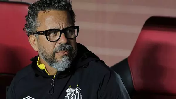 Клуб Неймара остался без тренера после разгромного поражения