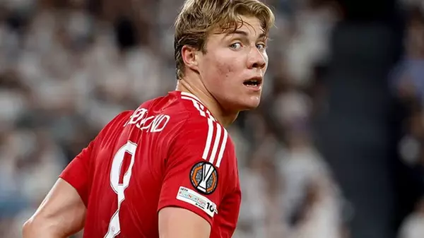 Наполи вступил в гонку за форварда Манчестер Юнайтед