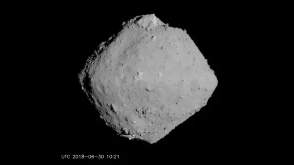 Опасный астероид Рюгу содержит минералы, которые старше Земли (фото)