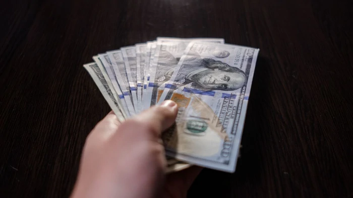 Сколько будут стоить 100 долларов в Украине: прогноз на первую неделю сентября